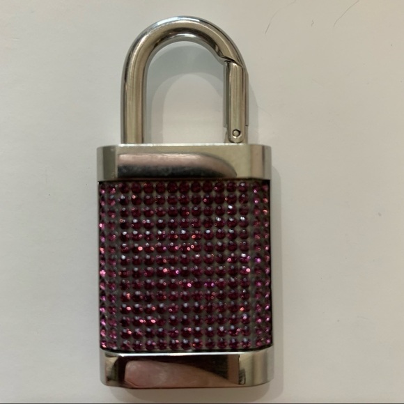 Swarovski Active Crystals USB Lock Amethyst 8 GB - Picture 2 of 15